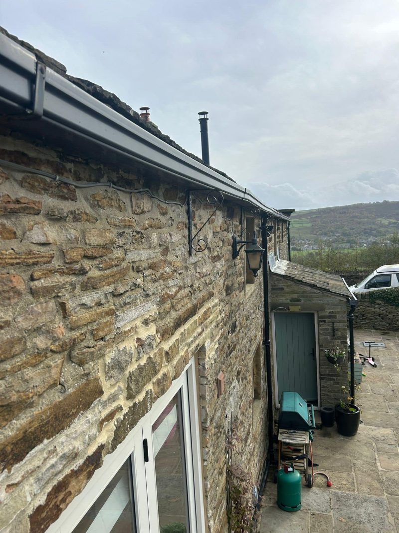 New-Aluminium-Guttering-in-Kildwick-We-are-fed-up.jpg