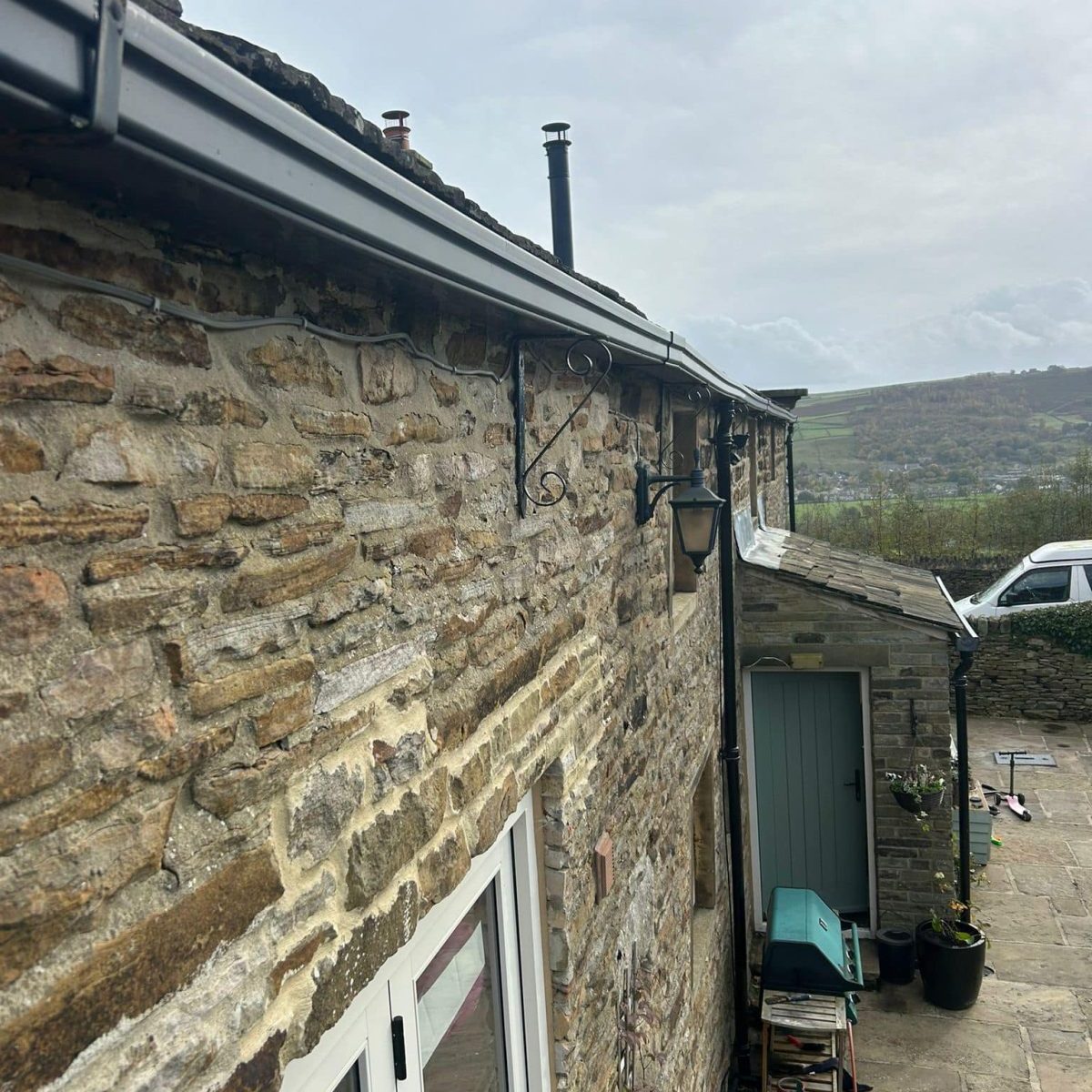 New-Aluminium-Guttering-in-Kildwick-We-are-fed-up.jpg